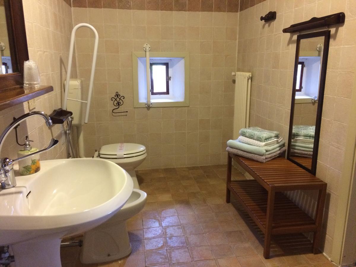 Гостевой дом Agriturismo Il Pettirosso Форли Экстерьер фото